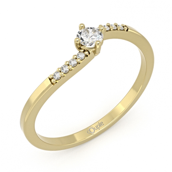 Decentní prsten Carmina, žluté zlato se zirkony