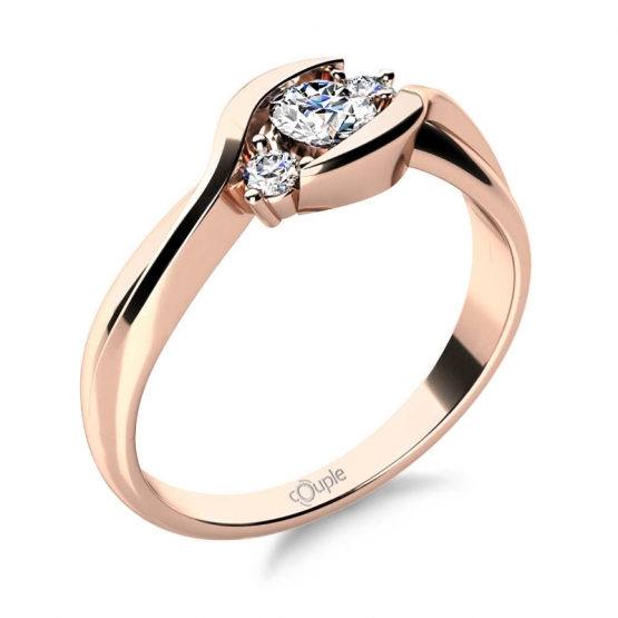 Netradiční zásnubní prsten Laura, růžové zlato s brilianty